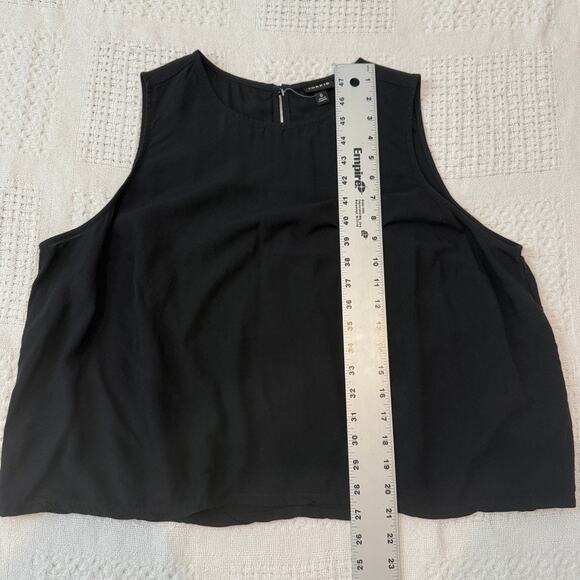 New Torrid Challis 0 sleeveless cropped shell top blouse TS 2795 - Picture 2 of 9